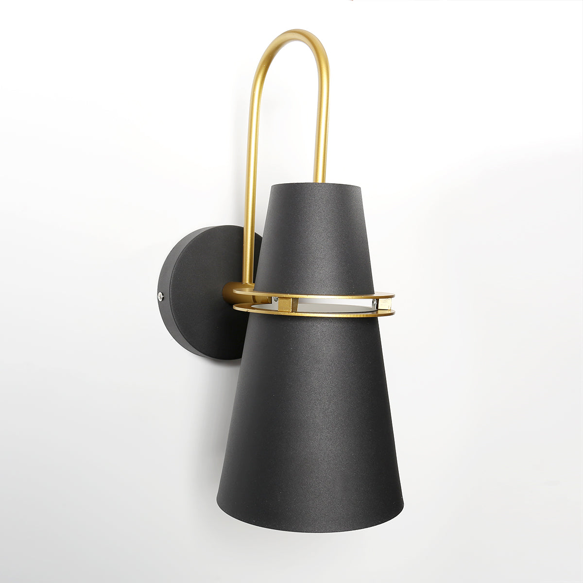 Averon | Luxe Wall Sconce For Modern Royal Interiors