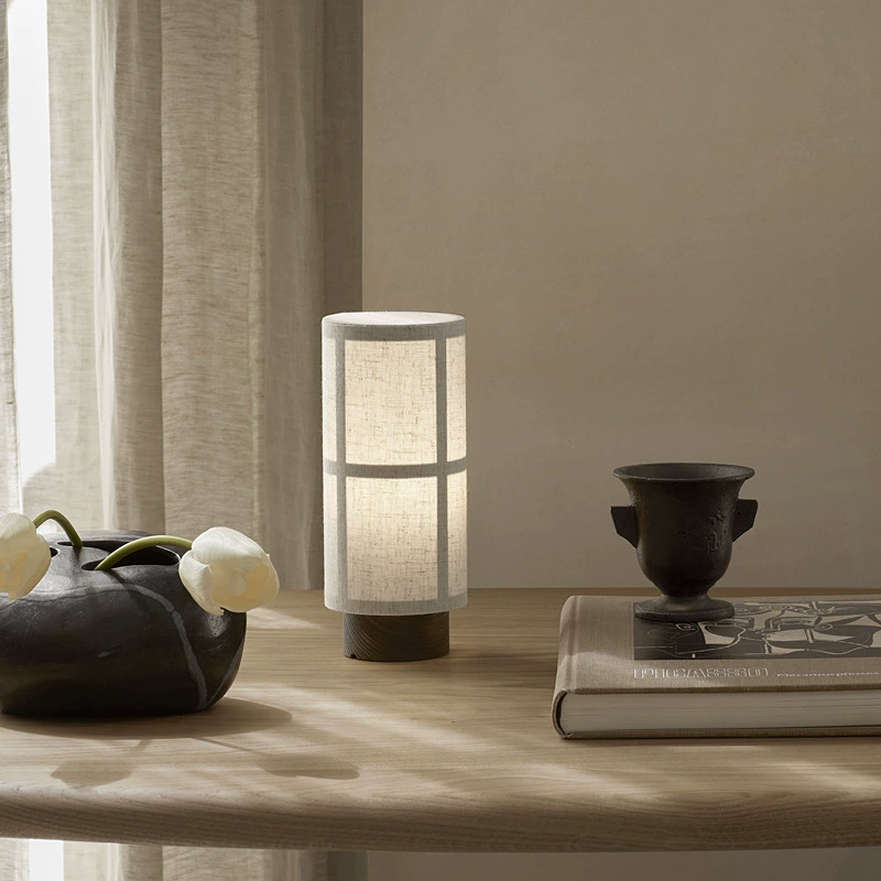 Kiyo | Japanese-Inspired Table Lamp With Linen Shade