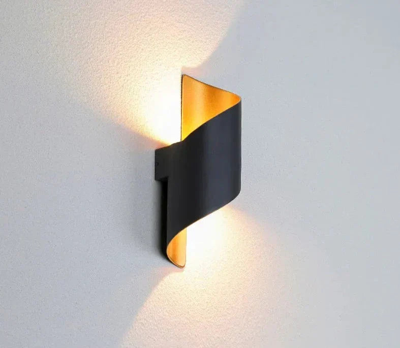 Arion Modern Iron And Acrylic Wall Light For Interiors