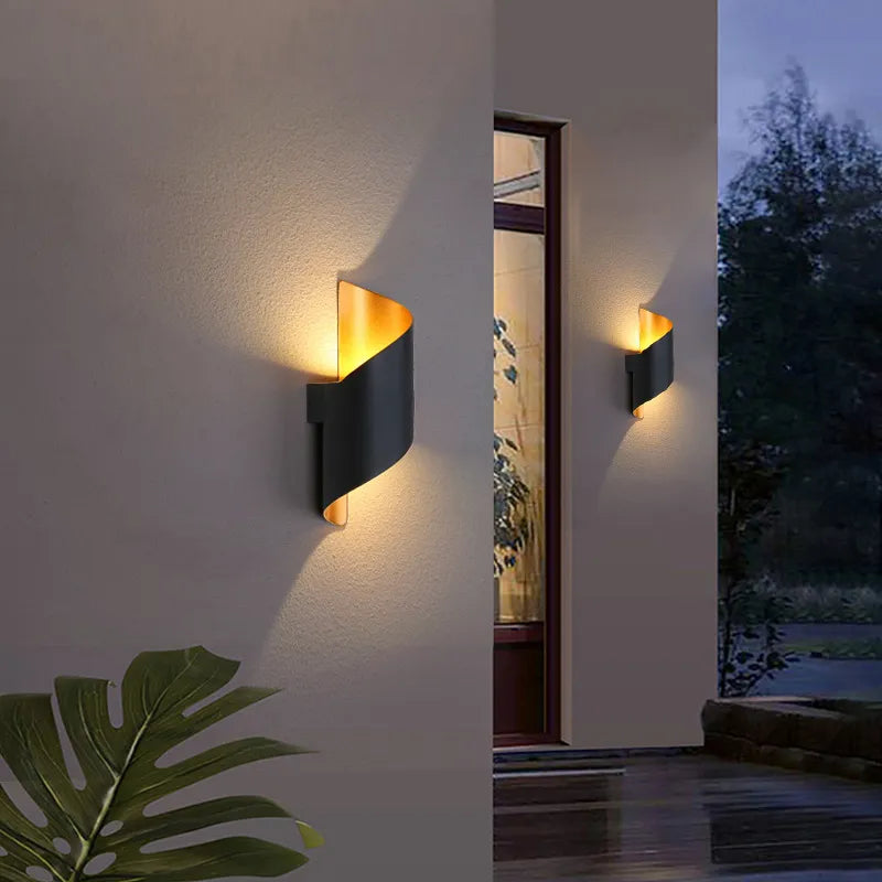 Arion Modern Iron And Acrylic Wall Light For Interiors