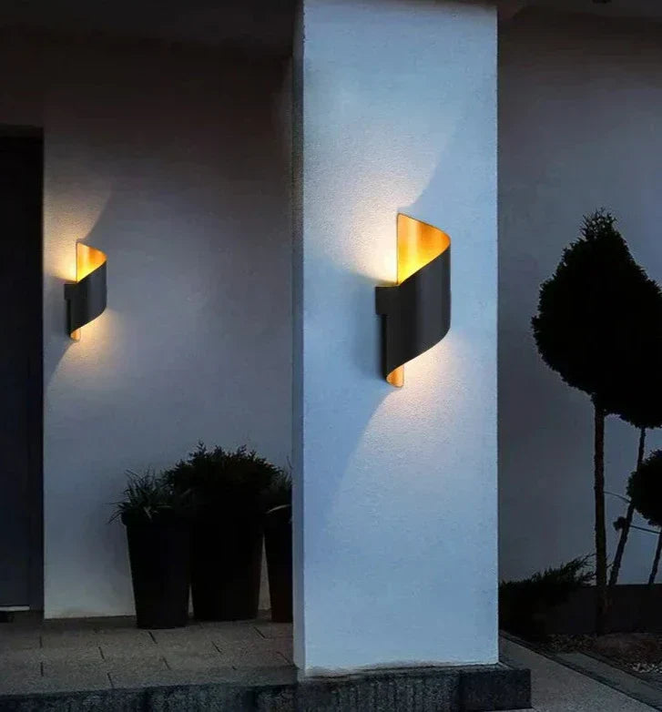 Arion Modern Iron And Acrylic Wall Light For Interiors