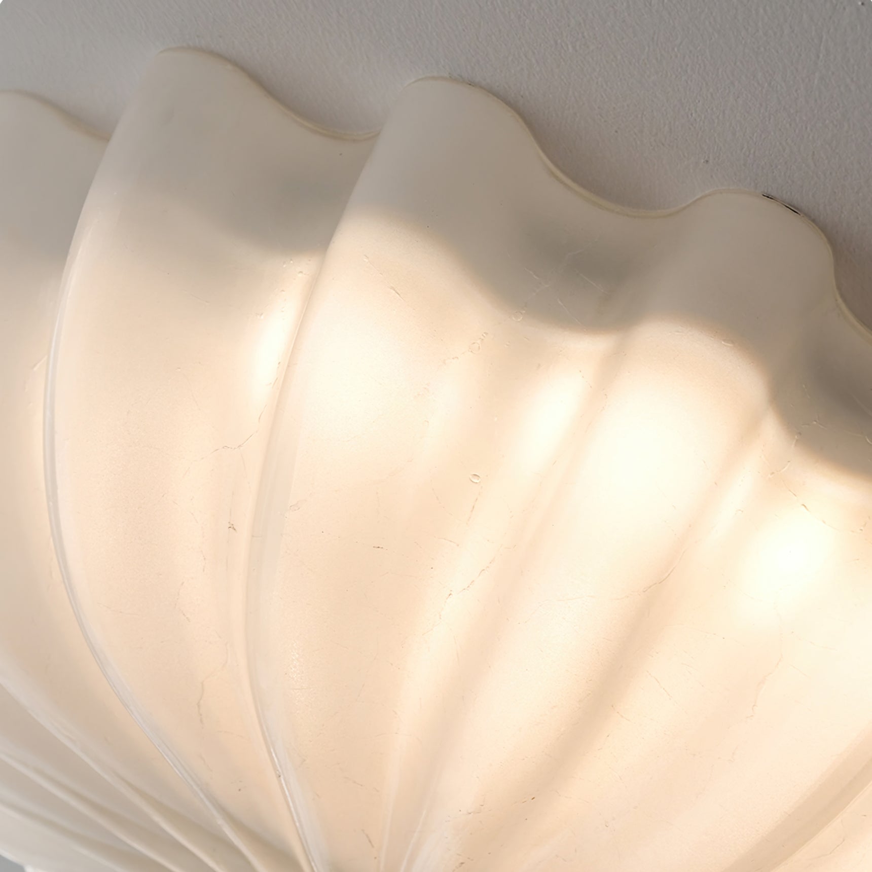 LuminaPetal Ceiling Lamp With Organic Curves And Warm Glow