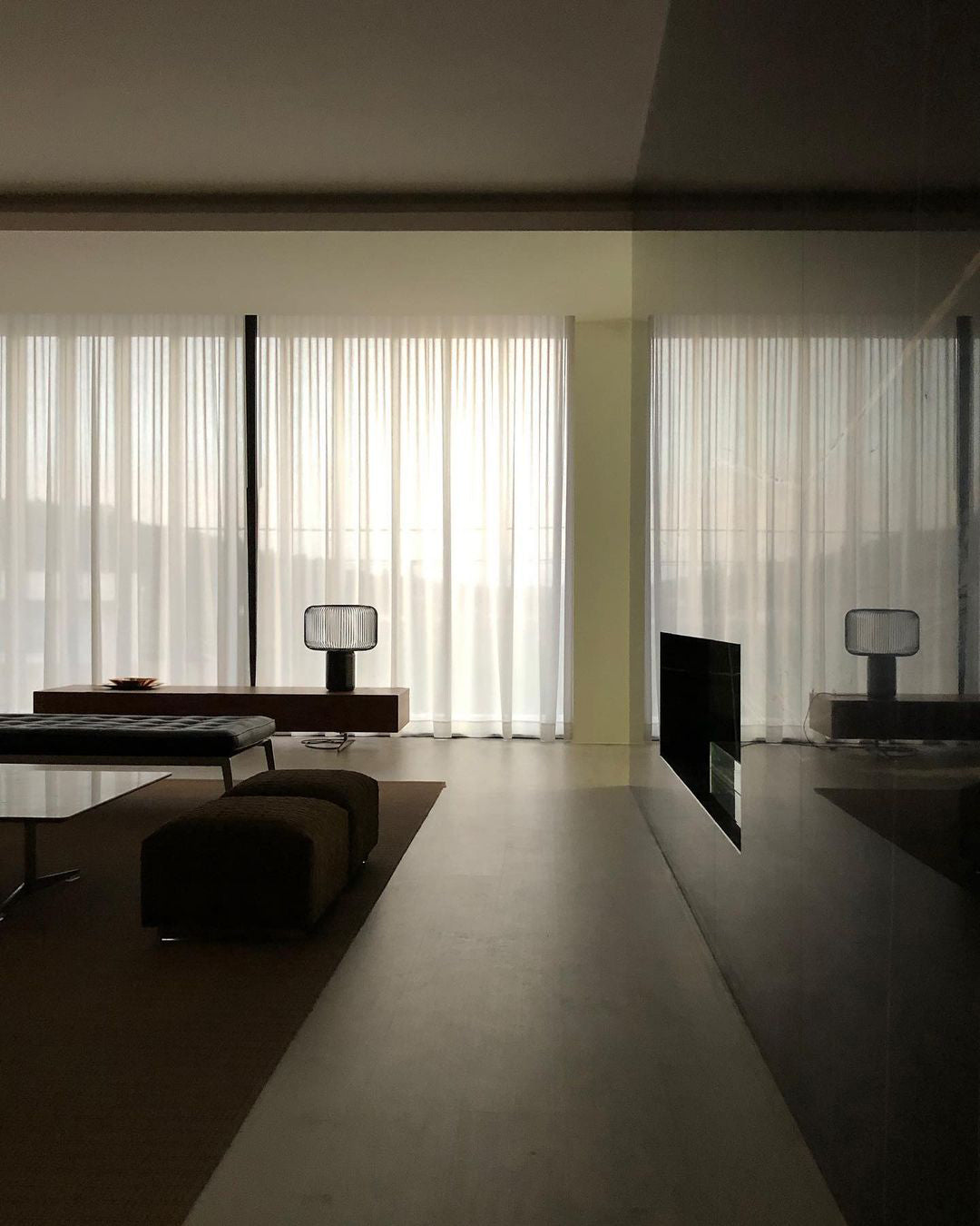 Aurell Table Lamp With Matte Black Screen And Marble Base