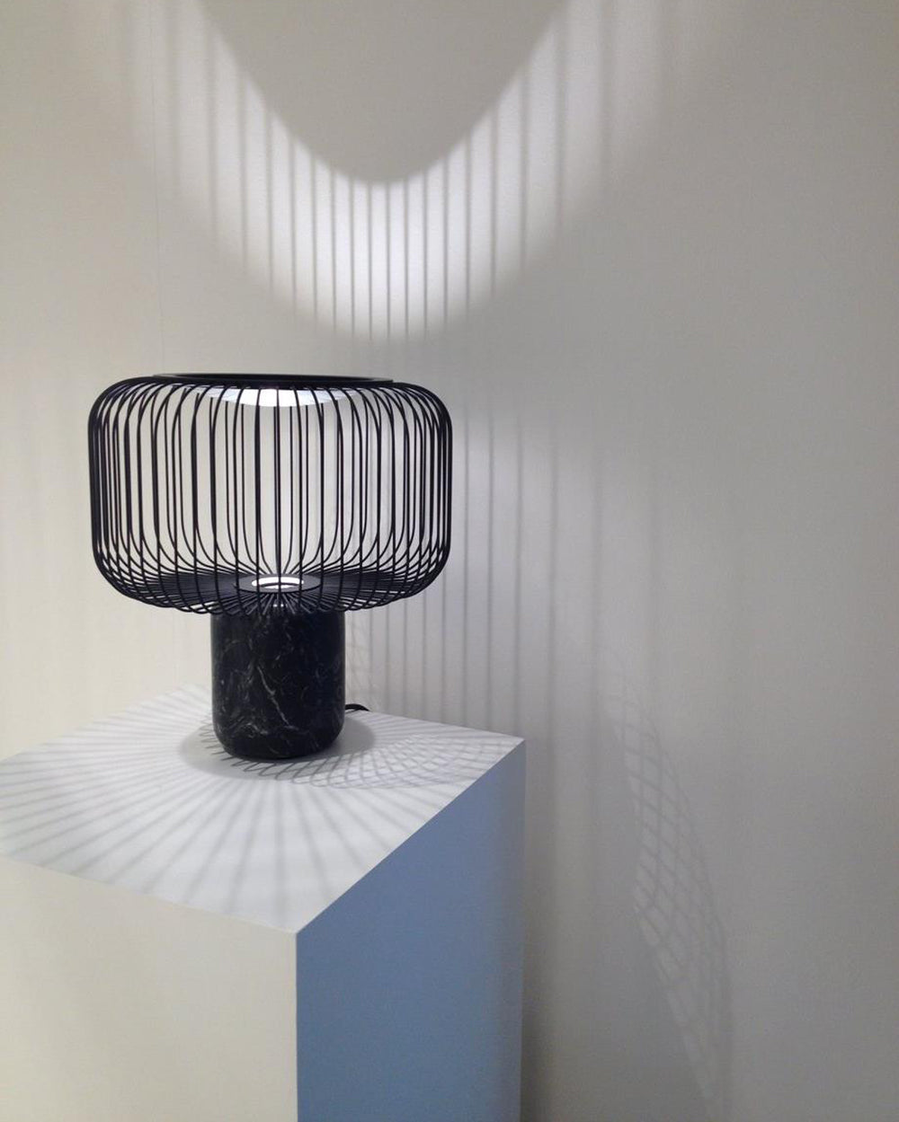 Aurell Table Lamp With Matte Black Screen And Marble Base