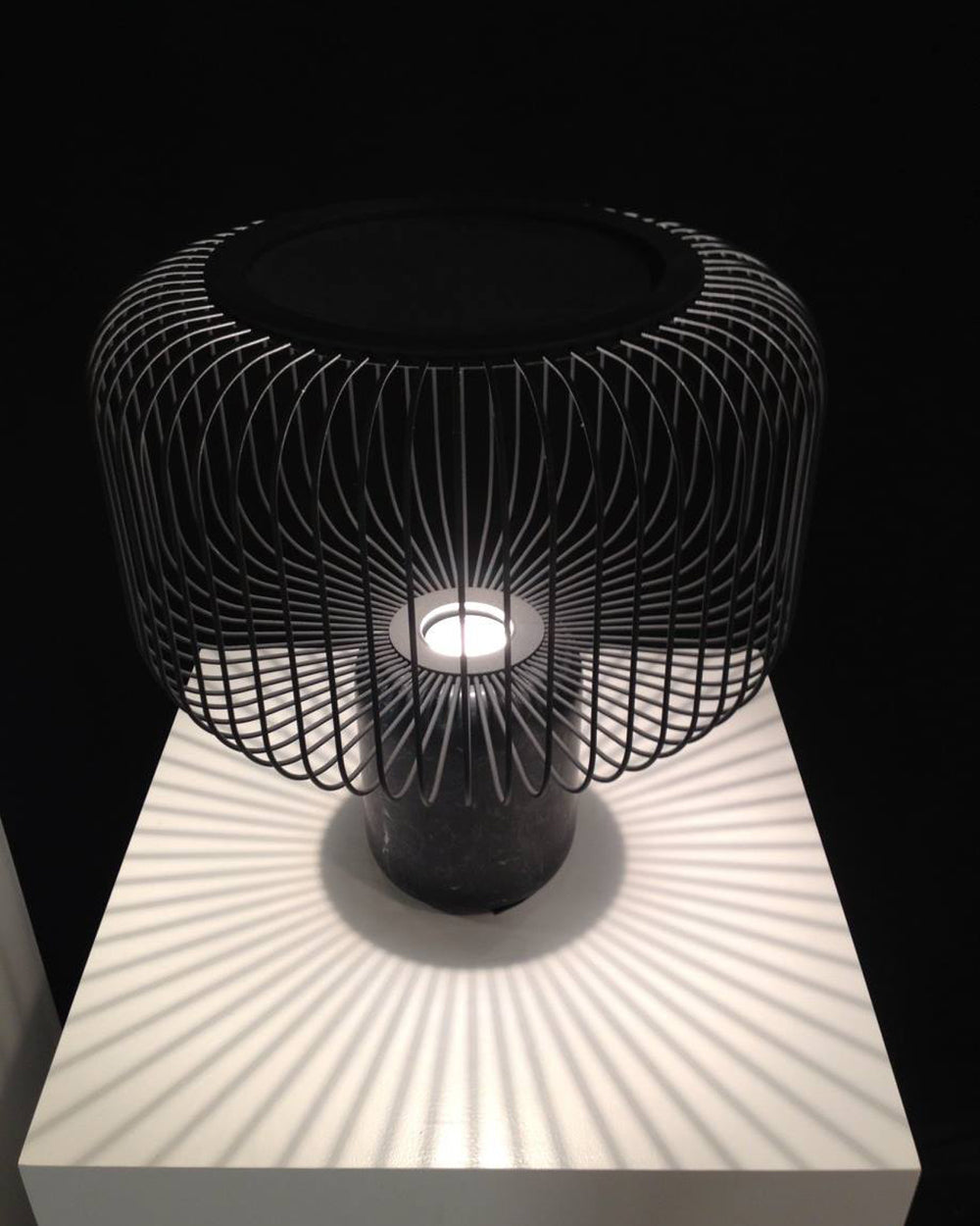 Aurell Table Lamp With Matte Black Screen And Marble Base